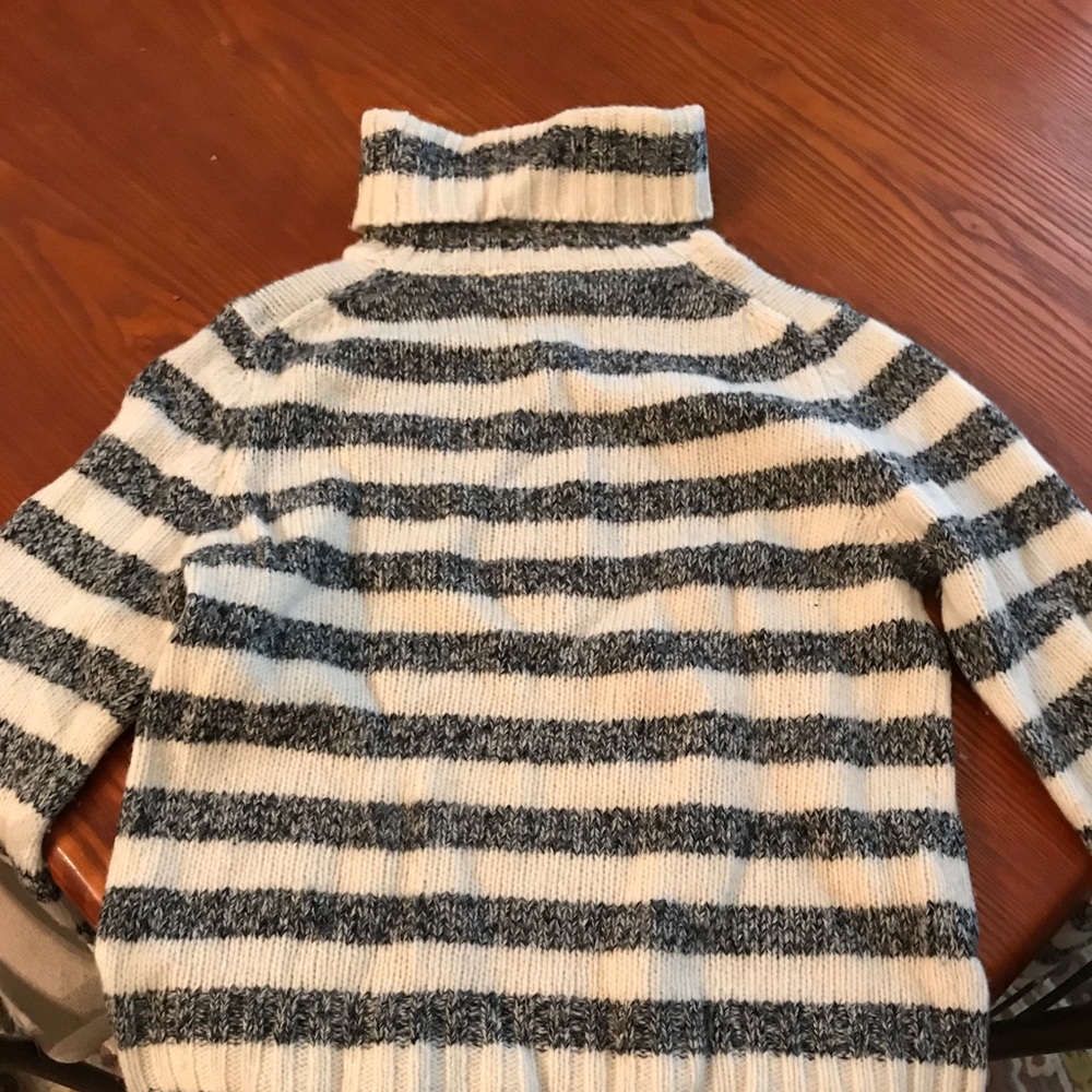 Women’s Express Sweater Size M
